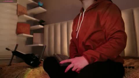     online show from December 16, 2025, 12:10 pm