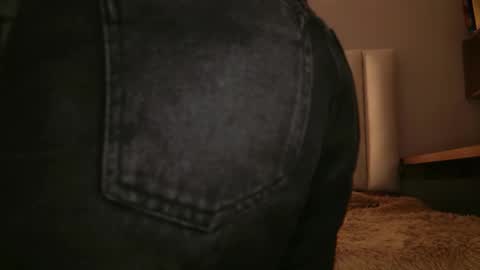     online show from December 19, 2025, 12:12 pm