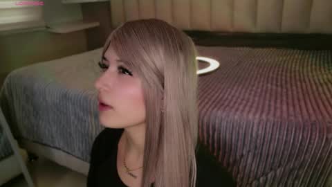     online show from April 9, 2026, 1:49 pm