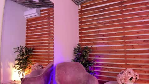 Snapshot of megan_raiin chatting on November 13, 2025, 8:46 am megan_raiin online show from November 13, 2025, 8:46 am