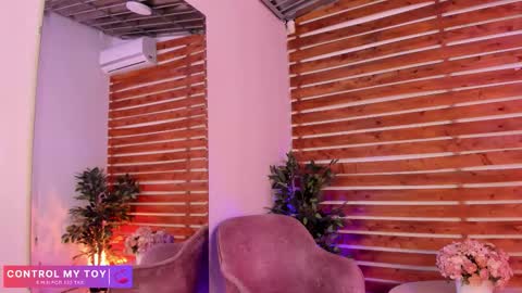 Snapshot of megan_raiin chatting on December 2, 2025, 7:36 am megan_raiin online show from December 2, 2025, 7:36 am