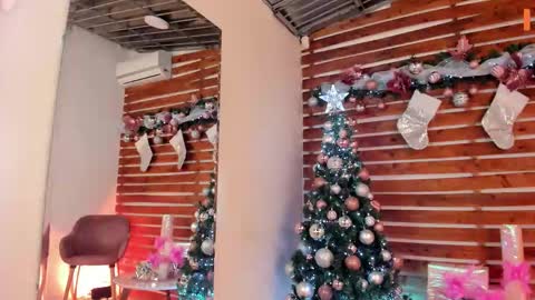 megan_raiin online show from December 21, 2025, 8:32 am