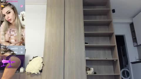 Megan online show from November 24, 2025, 6:35 am