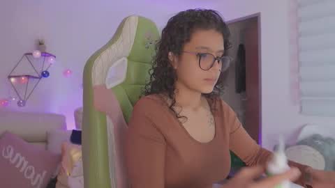 Snapshot of megan_ssmith_ chatting on November 13, 2025, 9:14 pm MEGAN online show from November 13, 2025, 9:14 pm