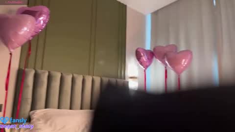 Stacy UTC 700   0800am-0200pm  online show from February 17, 2026, 5:04 am