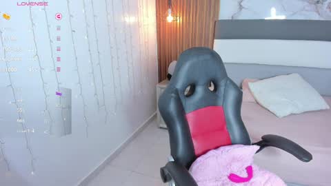 Megan  online show from April 12, 2026, 12:43 pm