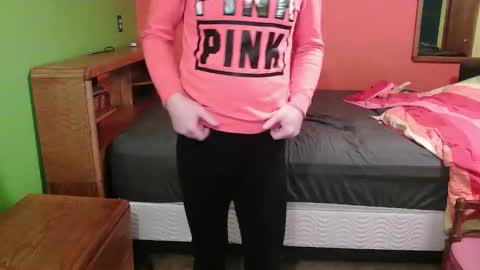 Snapshot of meganfitzy chatting on December 4, 2025, 2:32 am GlamTransGoddess online show from December 4, 2025, 2:32 am