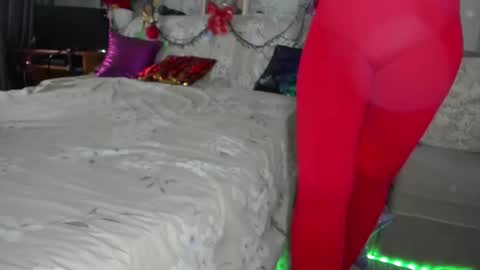 Nicki--------- Welcome to my Room online show from December 3, 2025, 8:00 am