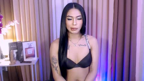 Snapshot of meganfoxx07 chatting on October 17, 2025, 6:05 am Megan online show from October 17, 2025, 6:05 am