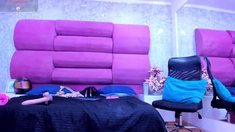 Snapshot of meganfoxxi_ chatting on January 25, 2025, 12:17 am MeganFOXXI online show from January 25, 2025, 12:17 am