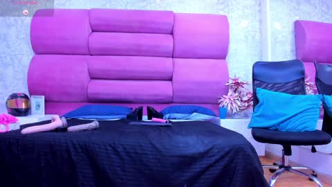 Snapshot of meganfoxxi_ chatting on January 28, 2025, 12:57 am MeganFOXXI online show from January 28, 2025, 12:57 am