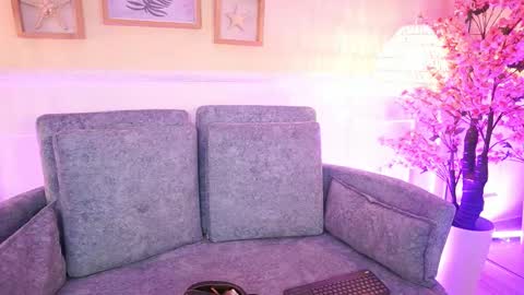 Megan Lowell online show from February 14, 2026, 7:10 pm