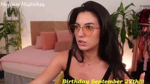 Snapshot of meganmistakes chatting on September 15, 2025, 9:59 pm Megan Mistakes online show from September 15, 2025, 9:59 pm