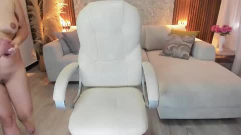 Megan  online show from December 16, 2025, 7:41 pm