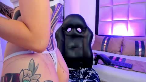 Snapshot of meganpresleyy chatting on April 30, 2026, 2:34 pm Megan Presley online show from April 30, 2026, 2:34 pm
