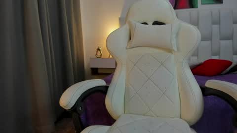 Snapshot of meganqueen2 chatting on July 15, 2026, 12:54 pm Megan Queen online show from July 15, 2026, 12:54 pm