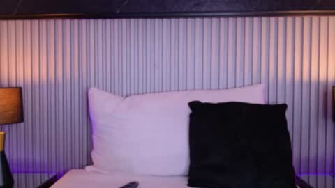 Snapshot of meganreed_ chatting on June 20, 2026, 11:29 pm Megan online show from June 20, 2026, 11:29 pm