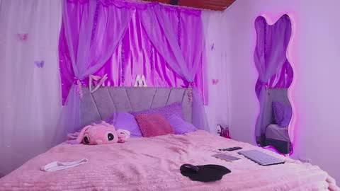 Megan online show from September 12, 2025, 11:10 am