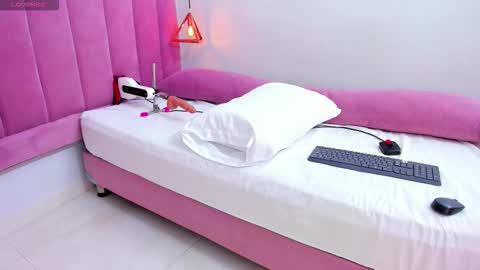 Megan  online show from October 4, 2025, 8:18 pm