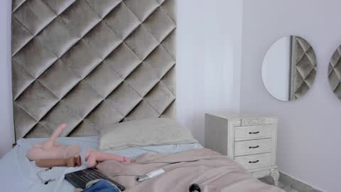 Snapshot of megaraowen_ chatting on December 19, 2024, 8:02 am M E G A R A online show from December 19, 2024, 8:02 am