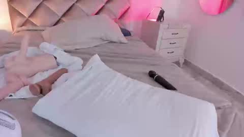 Snapshot of megaraowen_ chatting on January 7, 2025, 7:42 am M E G A R A online show from January 7, 2025, 7:42 am