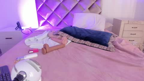 Snapshot of megaraowen_ chatting on January 29, 2025, 8:18 am M E G A R A online show from January 29, 2025, 8:18 am