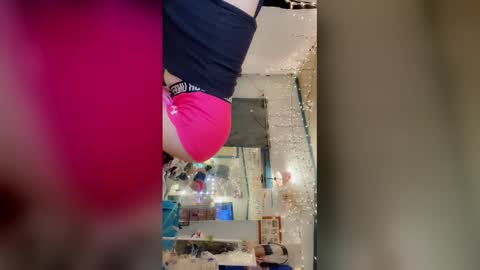 MegaTinyyy online show from February 4, 2026, 7:47 am