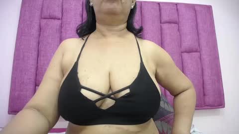 Snapshot of megatitsxxx chatting on December 12, 2024, 6:31 pm milfpleasure online show from December 12, 2024, 6:31 pm