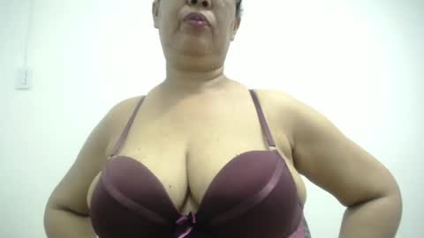 Snapshot of megatitsxxx chatting on February 26, 2025, 5:39 pm milfpleasure online show from February 26, 2025, 5:39 pm