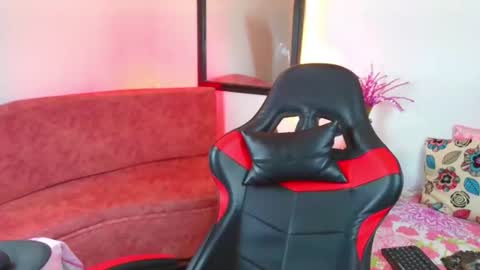Snapshot of meggan_greey chatting on August 6, 2026, 11:06 pm Your best slave online show from August 6, 2026, 11:06 pm