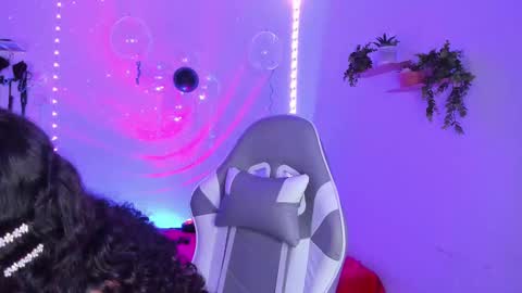   online show from October 30, 2025, 2:02 am