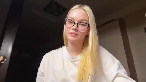 Snapshot of megganskurski chatting on February 16, 2026, 7:43 pm Mia online show from February 16, 2026, 7:43 pm