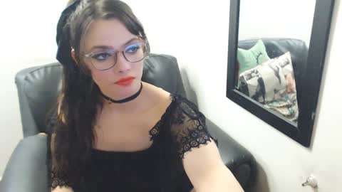 Snapshot of meghan_cherrys chatting on January 10, 2025, 8:18 am meghan online show from January 10, 2025, 8:18 am