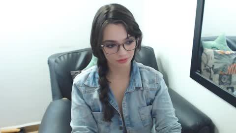 Snapshot of meghan_cherrys chatting on February 22, 2025, 8:40 am meghan online show from February 22, 2025, 8:40 am