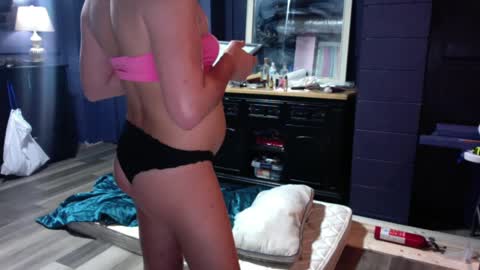 Snapshot of meghanhanx chatting on September 29, 2025, 10:03 pm meghan online show from September 29, 2025, 10:03 pm