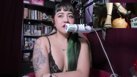 Snapshot of megoddessara chatting on May 22, 2026, 11:32 pm Goddess Sara online show from May 22, 2026, 11:32 pm