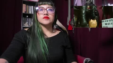Snapshot of megoddessara chatting on May 26, 2026, 3:46 am Goddess Sara online show from May 26, 2026, 3:46 am