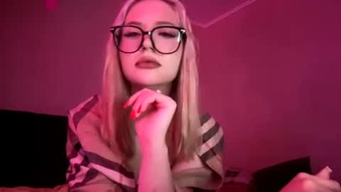Sophie online show from June 20, 2026, 8:28 am