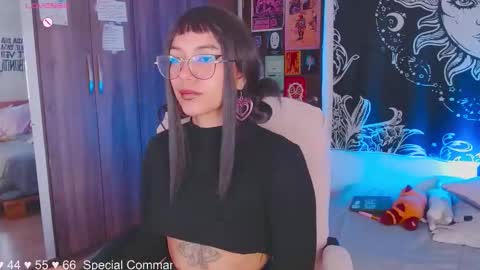 Melissa  -  -  Please help me to reach 100 thumbs up online show from November 7, 2025, 2:17 pm