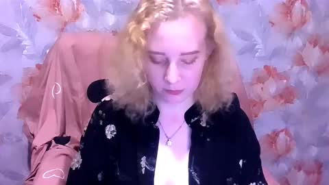 Snapshot of mel_mellie chatting on December 14, 2025, 7:51 pm Mel Mellie online show from December 14, 2025, 7:51 pm