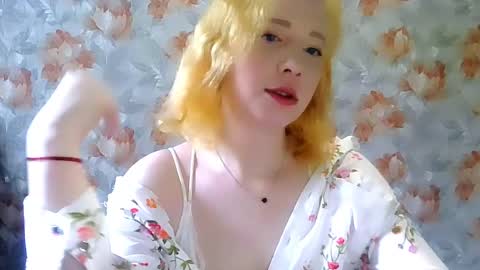 Snapshot of mel_mellie chatting on April 30, 2026, 2:23 pm Mel Mellie online show from April 30, 2026, 2:23 pm