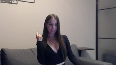 meladams online show from September 25, 2025, 9:29 pm