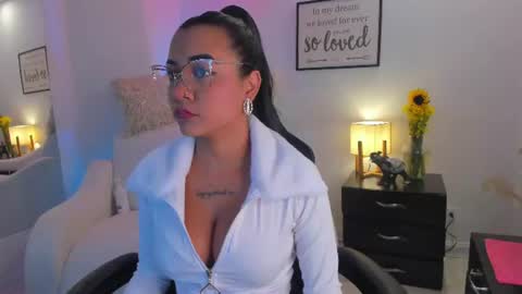 melan_owen online show from June 29, 2026, 10:59 am