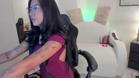 melan_owen online show from July 4, 2026, 3:29 pm