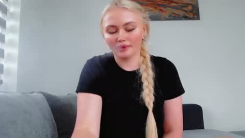 Snapshot of melani_a chatting on July 6, 2026, 10:34 am Melania online show from July 6, 2026, 10:34 am