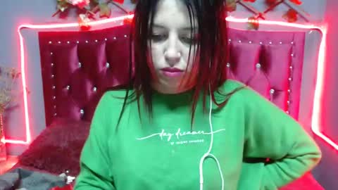 Snapshot of melani_cute01 chatting on February 5, 2025, 4:37 am melani_cute01 online show from February 5, 2025, 4:37 am