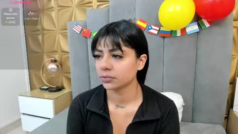 Snapshot of melani_dream chatting on June 29, 2026, 1:44 pm Melani online show from June 29, 2026, 1:44 pm