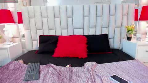 melani hom online show from September 17, 2025, 12:40 pm