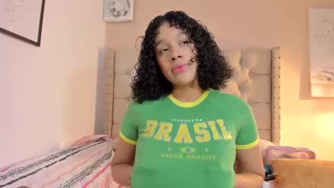 Snapshot of melania_xtreme chatting on October 24, 2025, 1:57 am melania_xtreme online show from October 24, 2025, 1:57 am