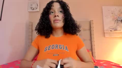 Snapshot of melania_xtreme chatting on November 4, 2025, 2:10 am melania_xtreme online show from November 4, 2025, 2:10 am